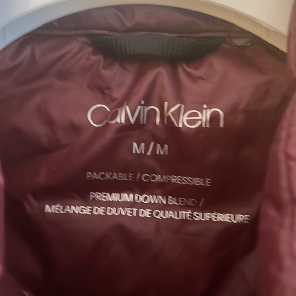 Barely worn wine colour calvin Klein packable jacket - Picture 2 of 3